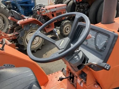 KUBOTA KUBOTA