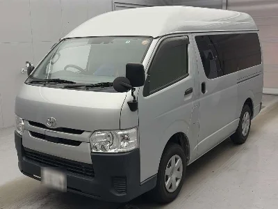 TOYOTA REGIUS VAN
