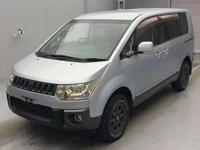 MITSUBISHI DELICA D5
