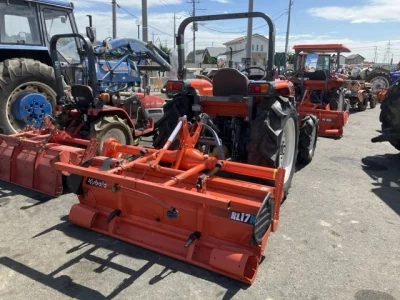 KUBOTA KUBOTA