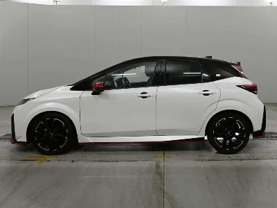 NISSAN AURA