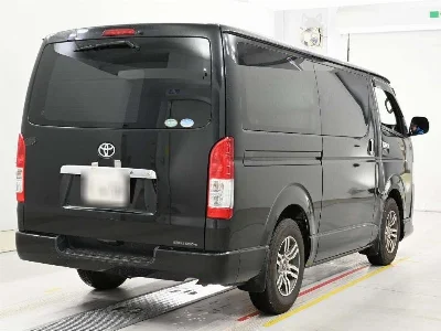 TOYOTA REGIUS VAN