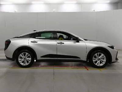 TOYOTA CROWN CROSSOVER