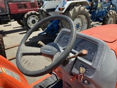KUBOTA KUBOTA