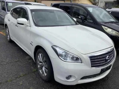 NISSAN FUGA