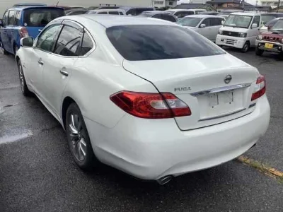 NISSAN FUGA