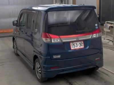 MITSUBISHI DELICA D2