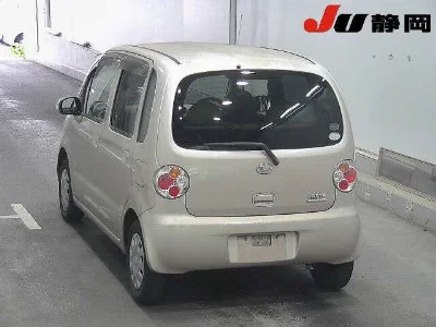 DAIHATSU MOVE LATTE