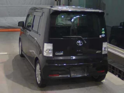 TOYOTA PIXIS SPACE