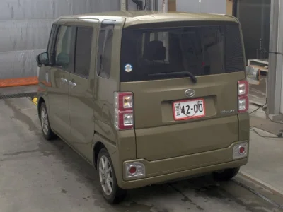 DAIHATSU WAKE