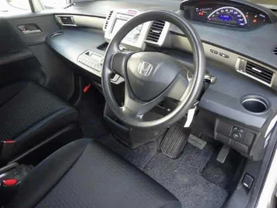 HONDA FREED SPIKE