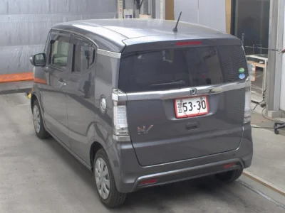 HONDA N BOX SLASH