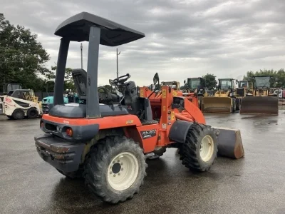KUBOTA KUBOTA