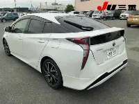 Цена авто Toyota Prius с аукционов Японии, номер кузова ZVW50, пробег 124 000, оценка 8