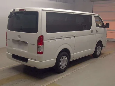 TOYOTA HIACE VAN