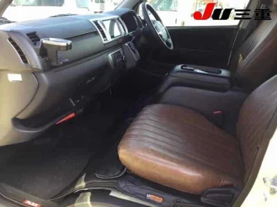 TOYOTA HIACE VAN