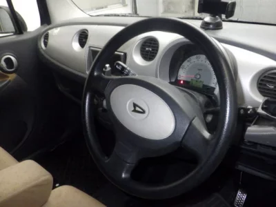 DAIHATSU MOVE LATTE