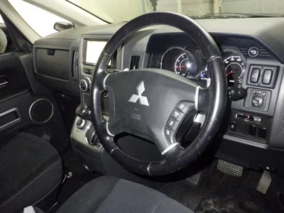 MITSUBISHI DELICA D5