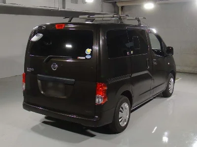 NISSAN NV200