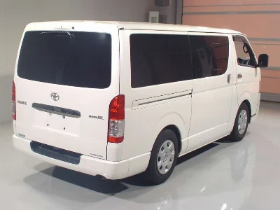 TOYOTA HIACE VAN