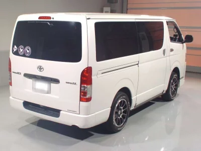 TOYOTA REGIUS VAN