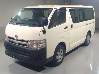 TOYOTA HIACE VAN