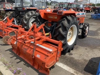 KUBOTA KUBOTA