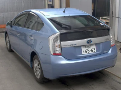 TOYOTA PRIUS