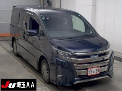 TOYOTA NOAH