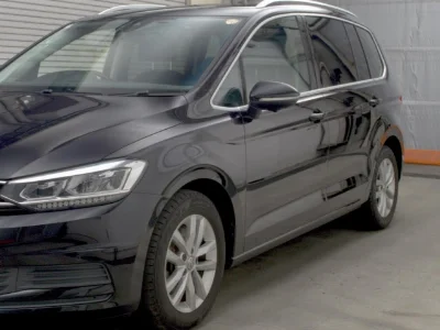 VOLKSWAGEN GOLF TOURAN