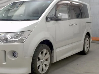 MITSUBISHI DELICA D5