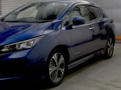 NISSAN LEAF