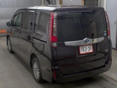 TOYOTA NOAH