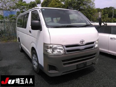 TOYOTA HIACE VAN