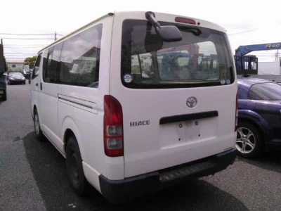 TOYOTA HIACE VAN