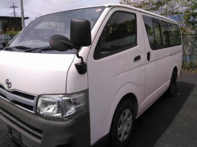 TOYOTA HIACE VAN
