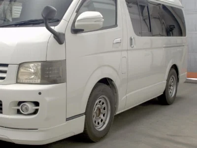 TOYOTA HIACE VAN