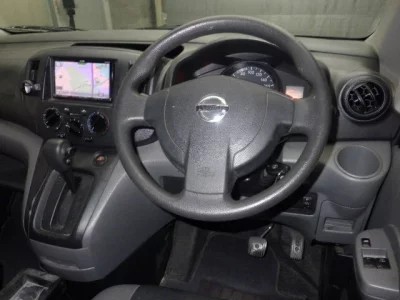 NISSAN NV200