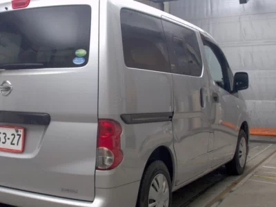 NISSAN NV200