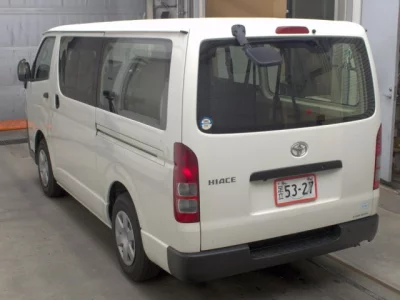 TOYOTA HIACE VAN