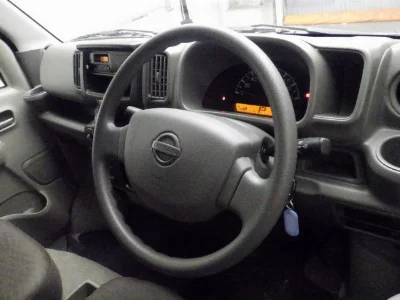 NISSAN CLIPPER VAN