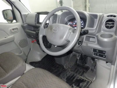 NISSAN CLIPPER VAN