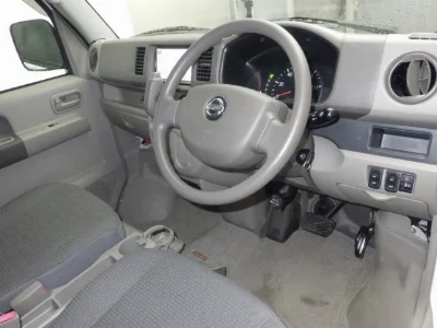 NISSAN CLIPPER VAN