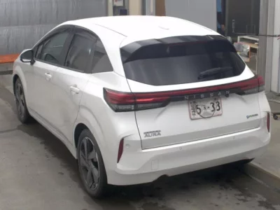 NISSAN AURA