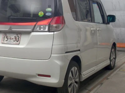 MITSUBISHI DELICA D2