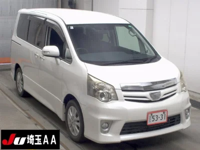 TOYOTA NOAH
