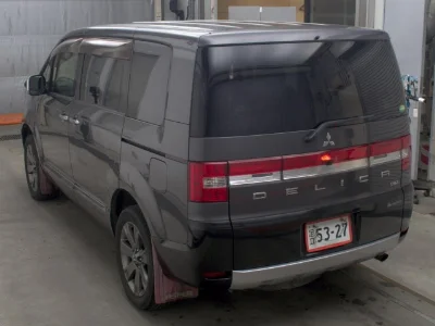 MITSUBISHI DELICA D5