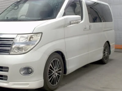 NISSAN ELGRAND