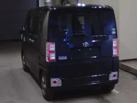 Toyota Pixis Mega