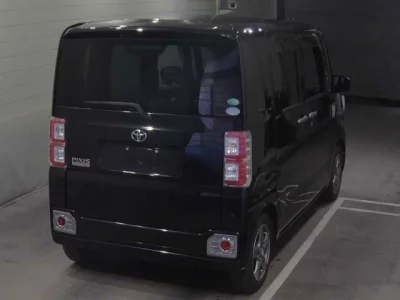 TOYOTA PIXIS MEGA